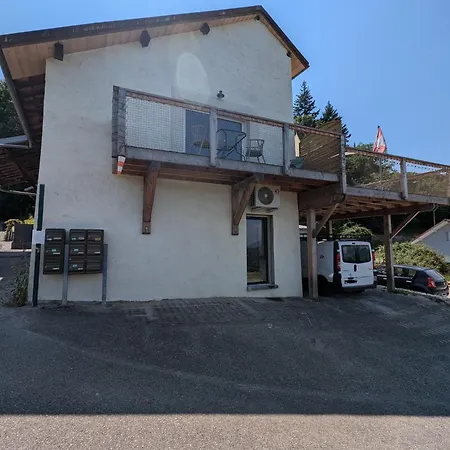 Apartmán Renovated With View Chanaz