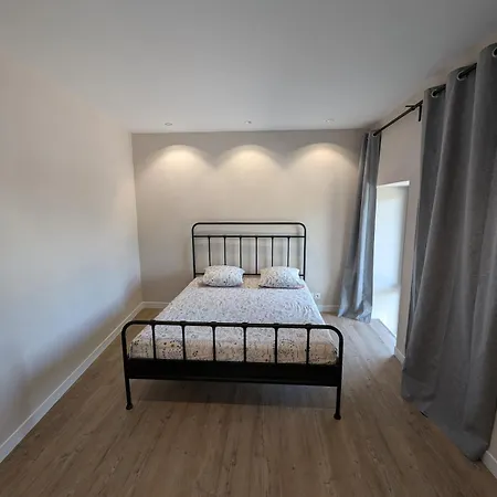 Apartmán Renovated With View *