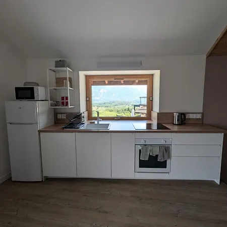 Renovated With View Apartmán Chanaz