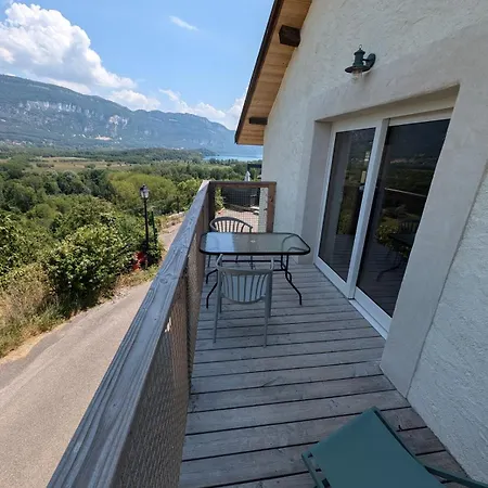 Renovated With View Apartmán *