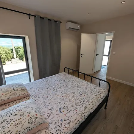 Renovated With View Apartmán Chanaz